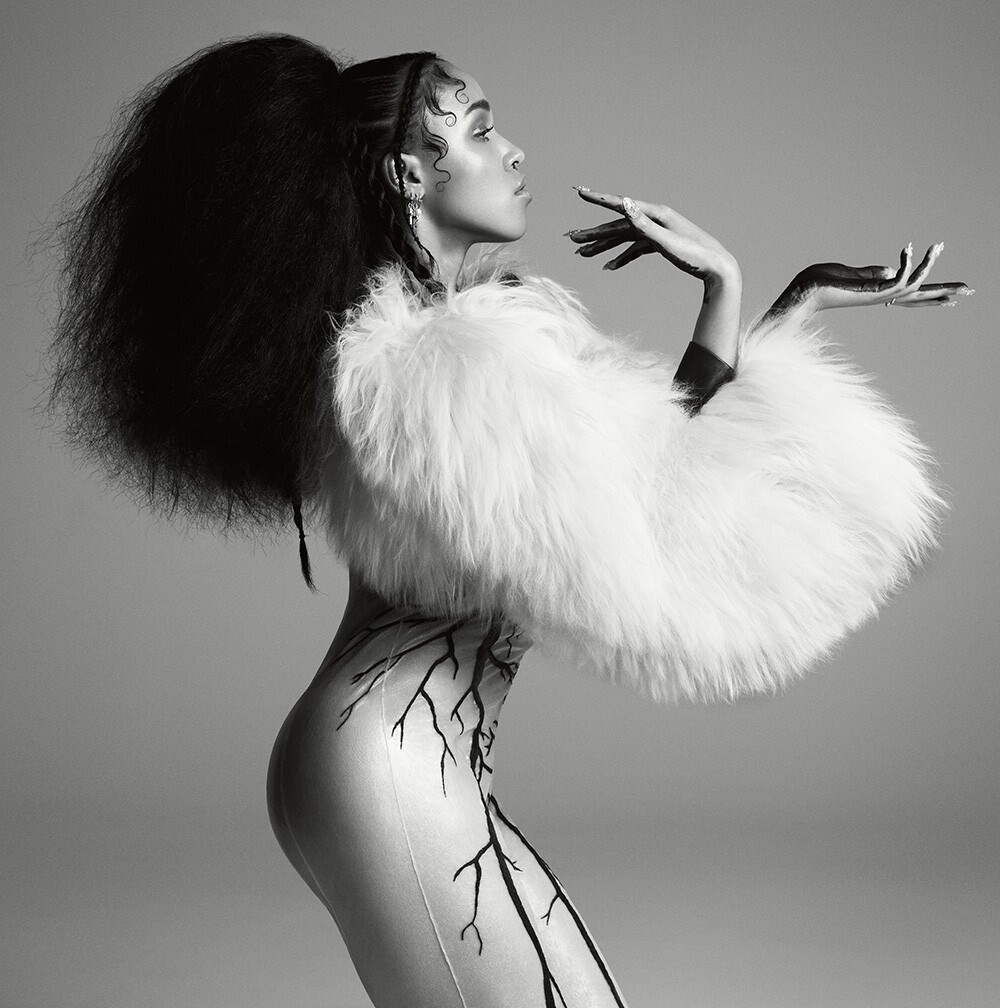 FKA Twigs стала лицом нового аромата Viktor & Rolf FKA Twigs стала лицом нового аромата Viktor & Rolf