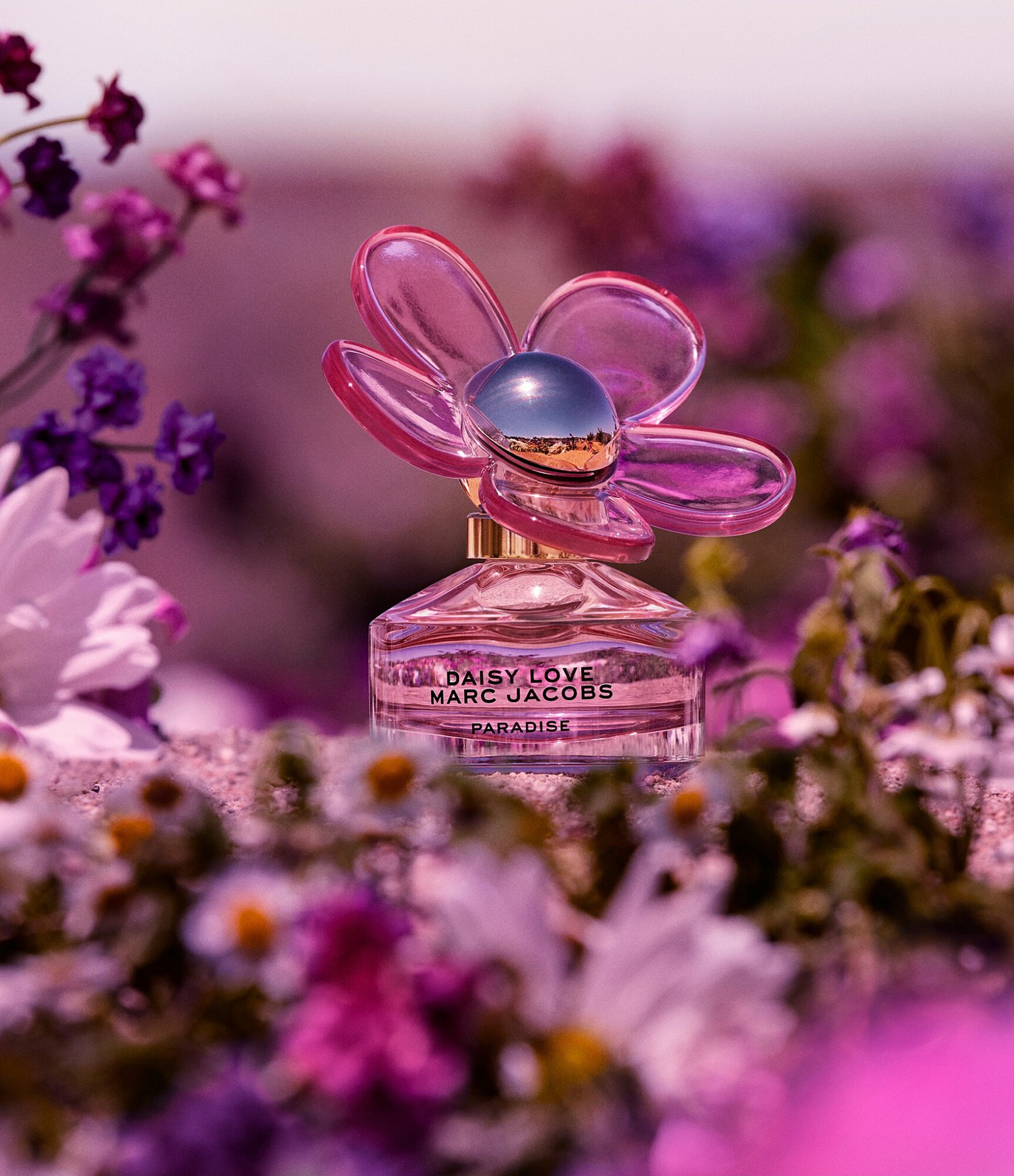 Среди оазиса: Marc Jacobs представили сезонную линейку Daisy Paradise Среди оазиса: Marc Jacobs представили сезонную линейку Daisy Paradise