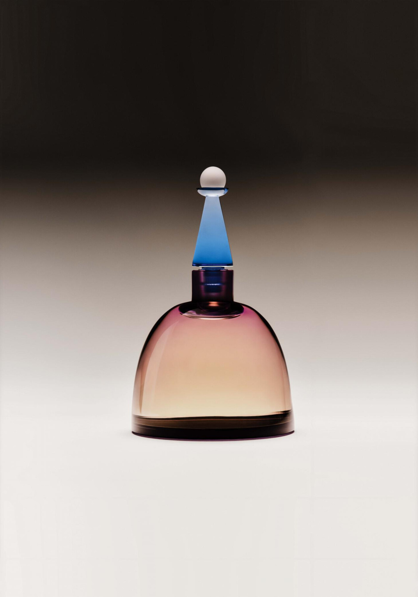Lalique выпустили ароматы в коллаборации с художником Джеймсом Тарреллом Lalique выпустили ароматы в коллаборации с художником Джеймсом Тарреллом