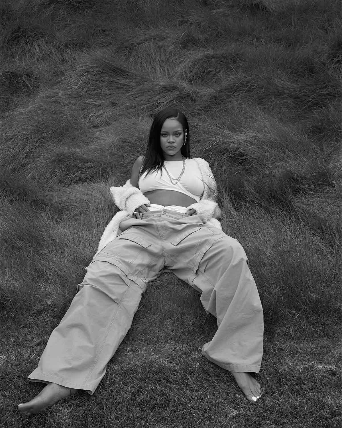 Бренд Рианны Fenty Beauty объявил ресток дебютного аромата Бренд Рианны Fenty Beauty объявил ресток дебютного аромата