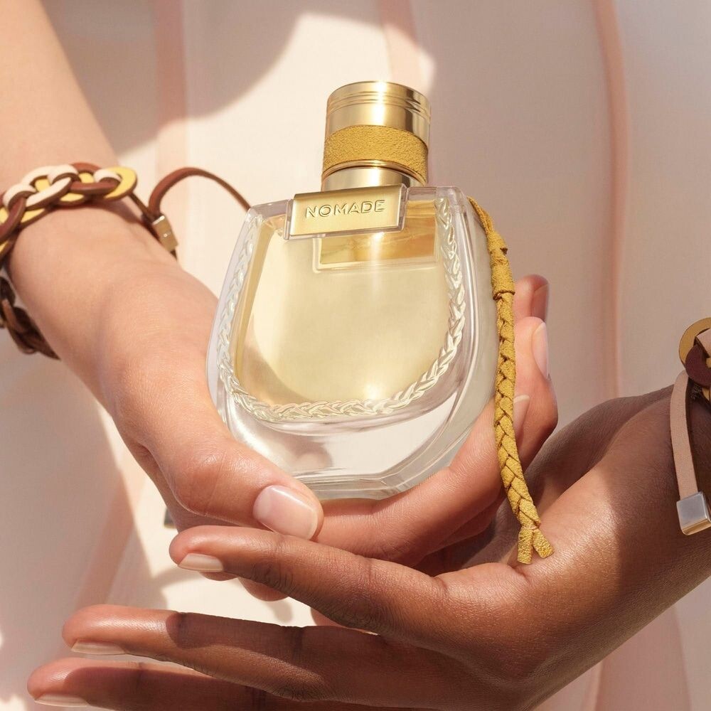 Chloé выпустили кампанию Nomade Naturelle с участием актрисы Наоми Скотт Chloé выпустили кампанию Nomade Naturelle с участием актрисы Наоми Скотт