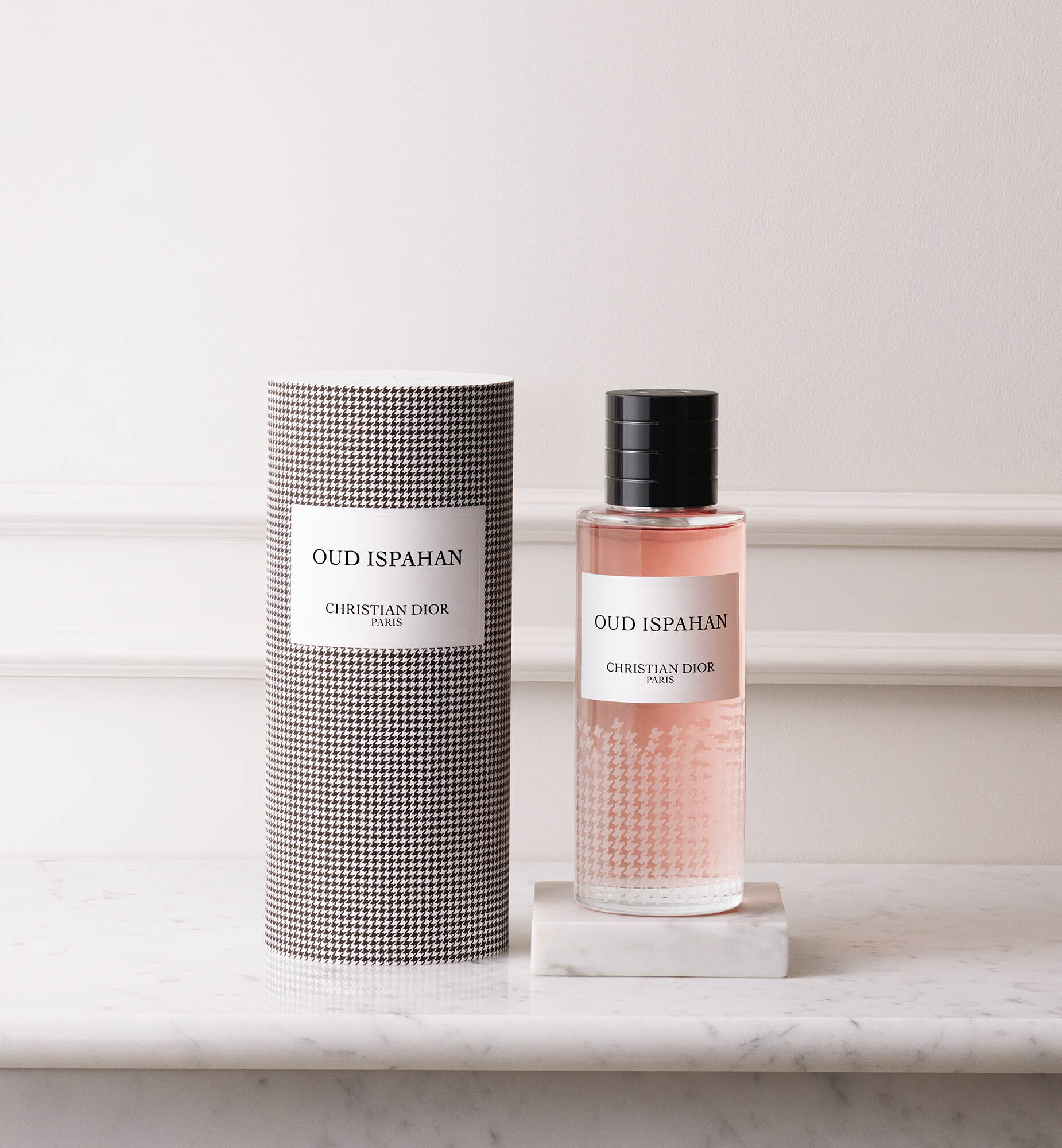 Dior выпустили лимитированную коллекцию New Look Dior выпустили лимитированную коллекцию New Look