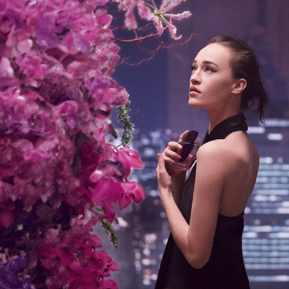Shiseido посвятили Ginza Murasaki глицинии и фиолетовому цвету Shiseido посвятили Ginza Murasaki глицинии и фиолетовому цвету