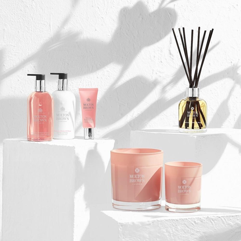 Molton Brown анонсировали аромат Delicious Rhubarb & Rose Molton Brown анонсировали аромат Delicious Rhubarb & Rose